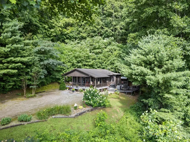 $359,750 | 318 Grapevine Cove Road, Waynesville, NC 28785