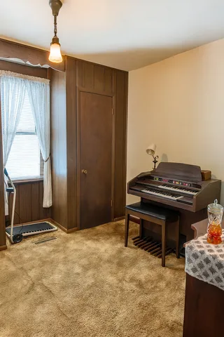 a view of a livingroom with furniture