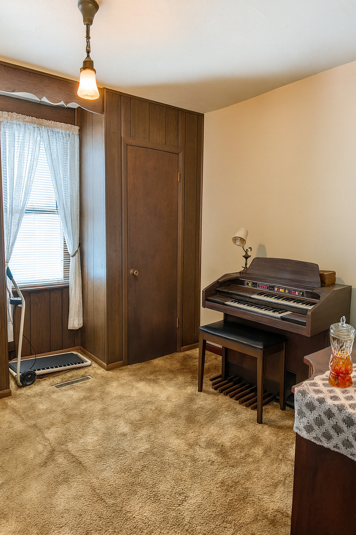 321 Eureka Street Genoa, IL 60135 - Photo 3 of 13 a view of a livingroom with furniture
