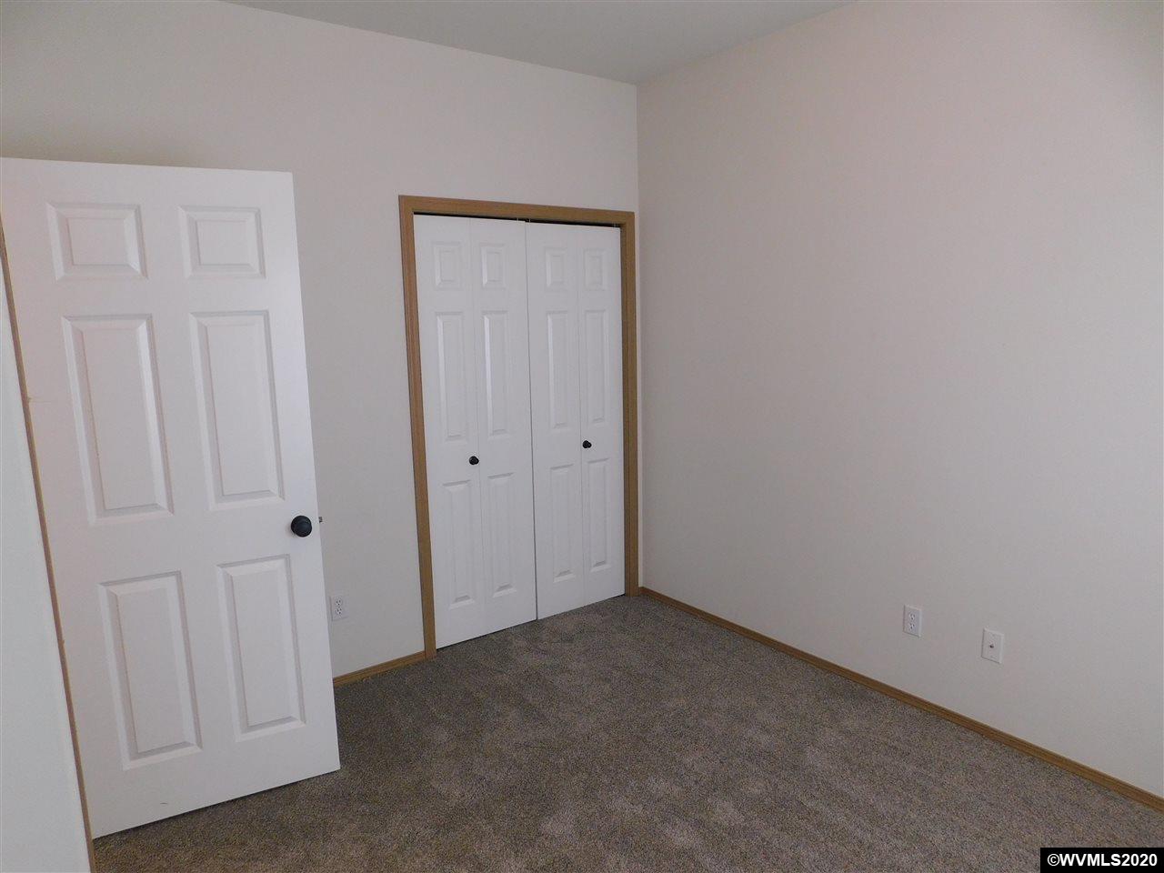 1673 Southwest Elk Circle, Unit CL Albany, OR 97321 - Photo 10 of 20 Gallery Image 10