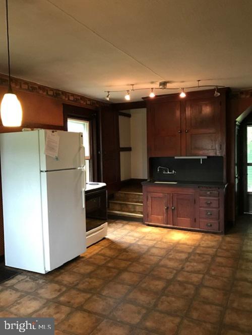 132 East Maple Grove Road Narvon, PA 17555 - Photo 4 of 8