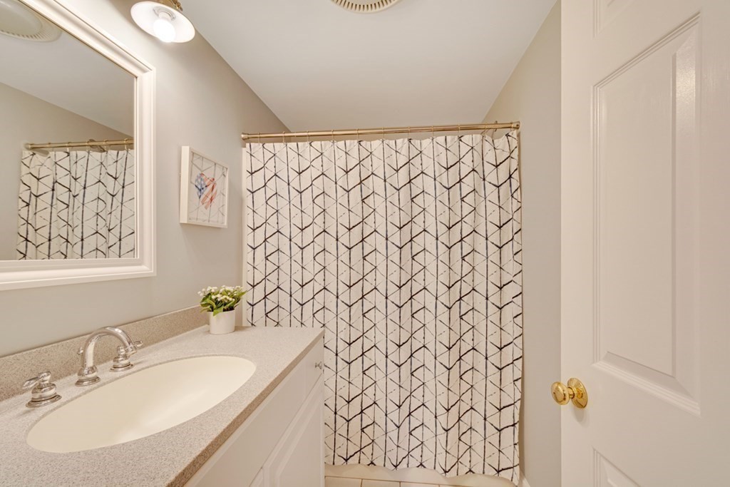 32 Lancaster Road Needham, MA 02492 - Photo 22 of 36