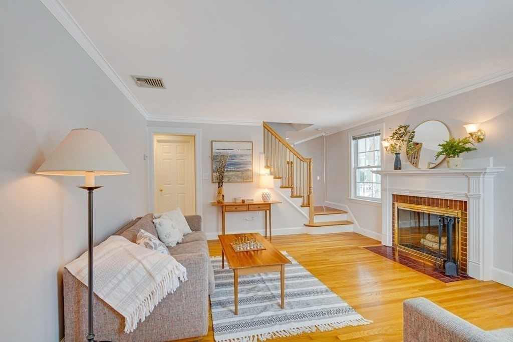 32 Lancaster Road Needham, MA 02492 - Photo 3 of 36