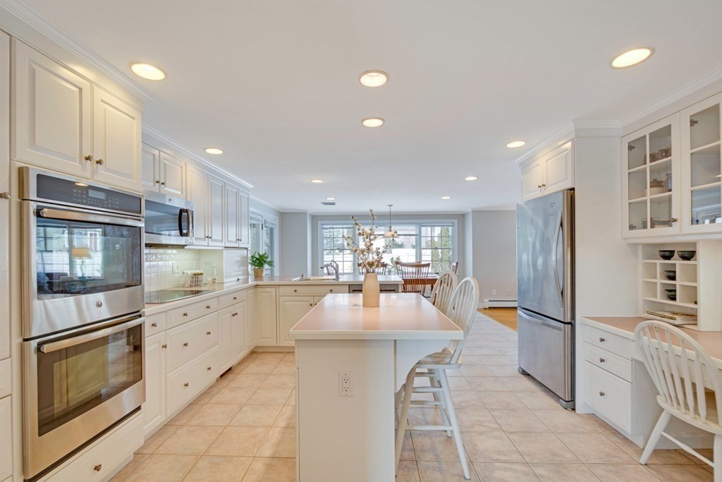 32 Lancaster Road Needham, MA 02492 - Photo 8 of 36