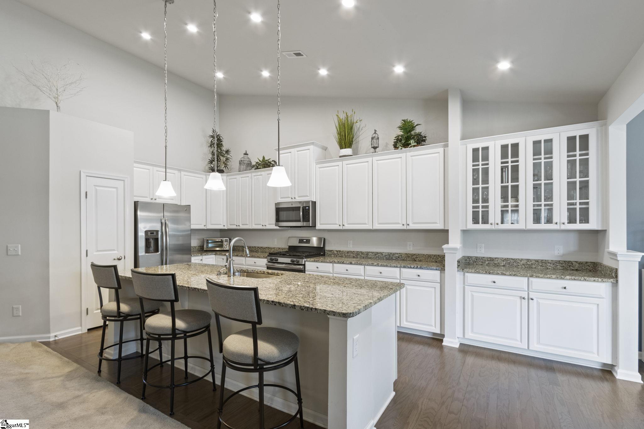 526 Bucklebury Road Greer, SC 29651 - Photo 6 of 26 Gallery Image 6