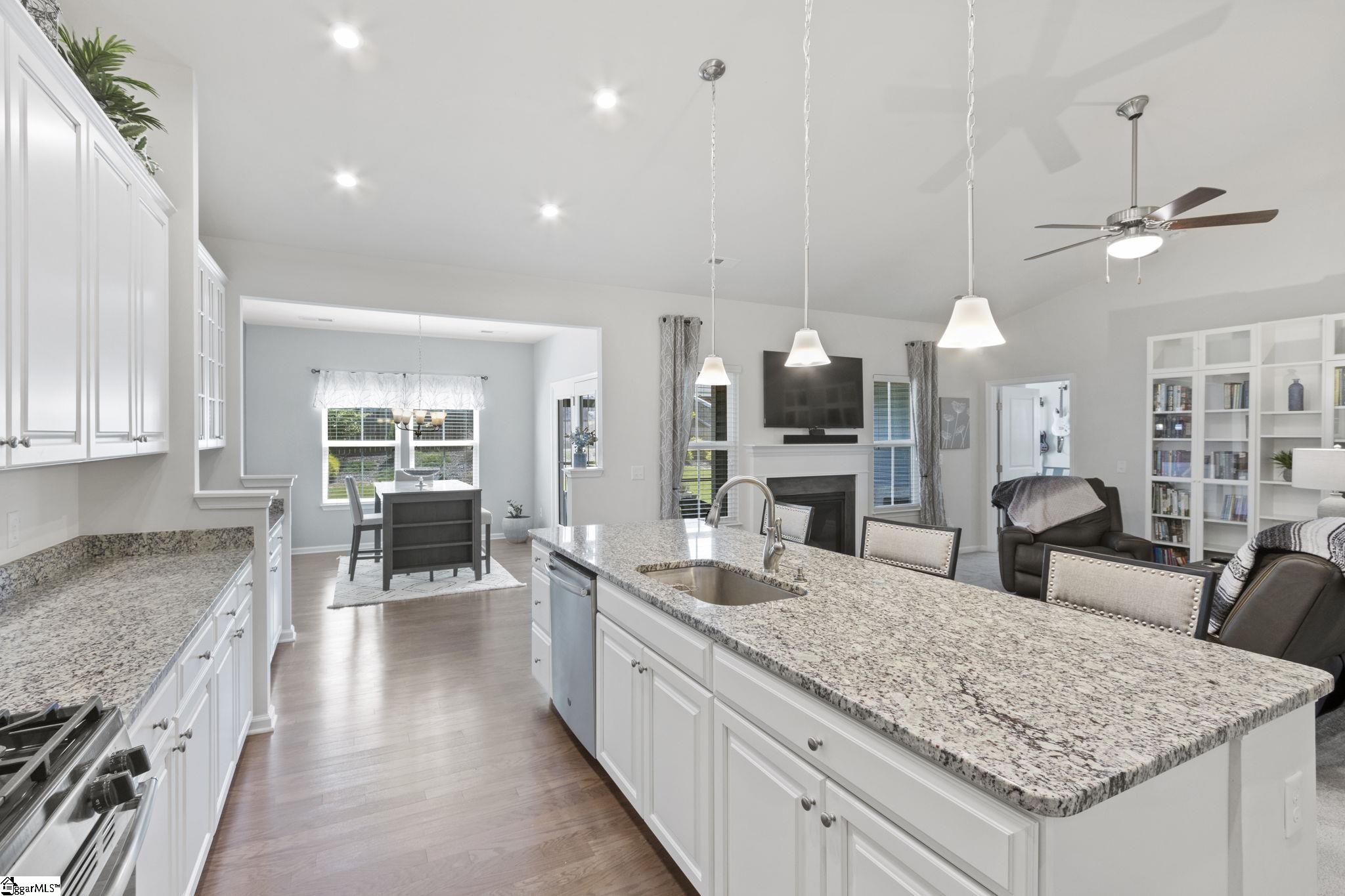 526 Bucklebury Road Greer, SC 29651 - Photo 10 of 26 Gallery Image 10