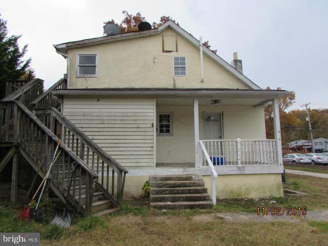 Exterior (Rear)