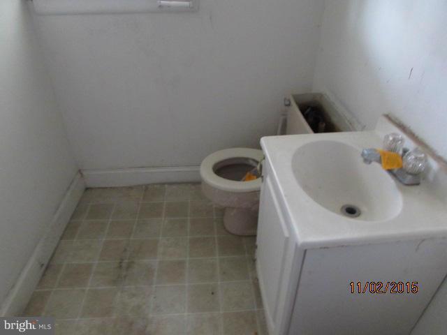 188 Mountain Road Pasadena, MD 21122 - Photo 8 of 9 Bath