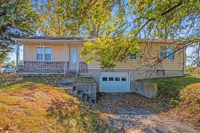 $400,000 | 4038 Owl Creek Road, Odessa, MO 64076