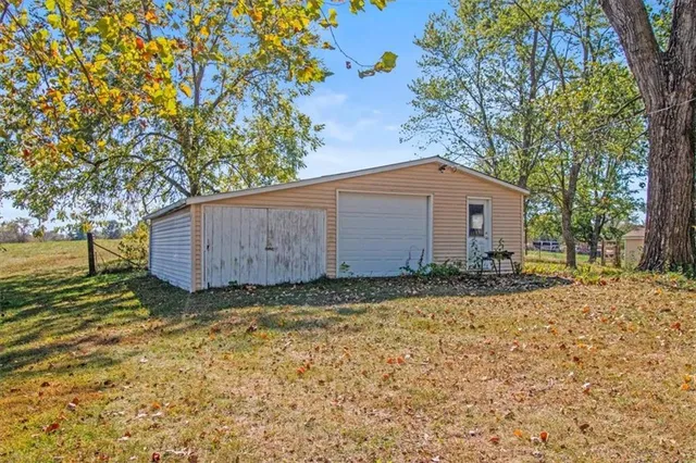 $400,000 | 4038 Owl Creek Road, Odessa, MO 64076