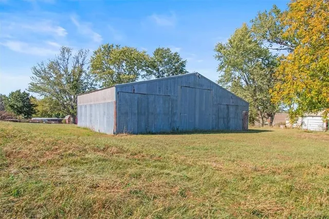 $400,000 | 4038 Owl Creek Road, Odessa, MO 64076