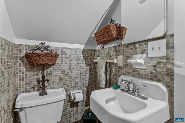 $310,000 | 246 The Cross Road, Scottsville, VA 24590