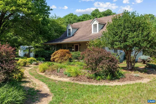 $310,000 | 246 The Cross Road, Scottsville, VA 24590