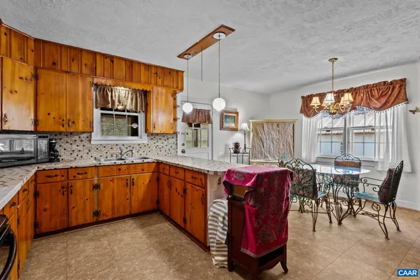 $310,000 | 246 The Cross Road, Scottsville, VA 24590