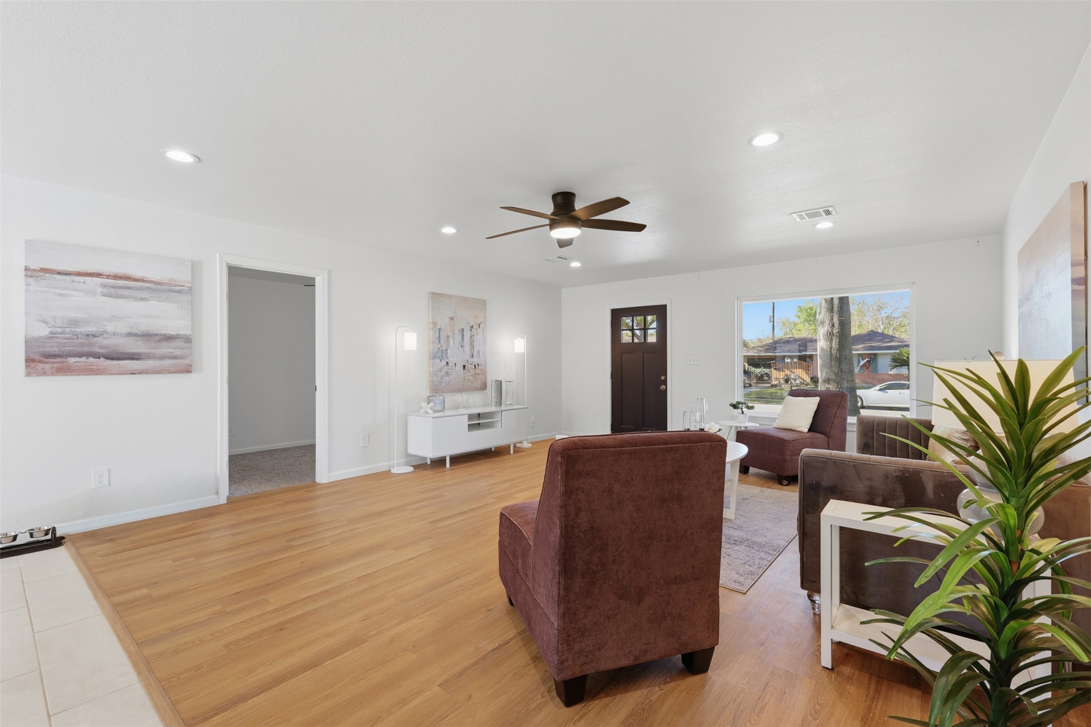 5221 Libbey Drive Houston, TX 77092 - Photo 8 of 31
