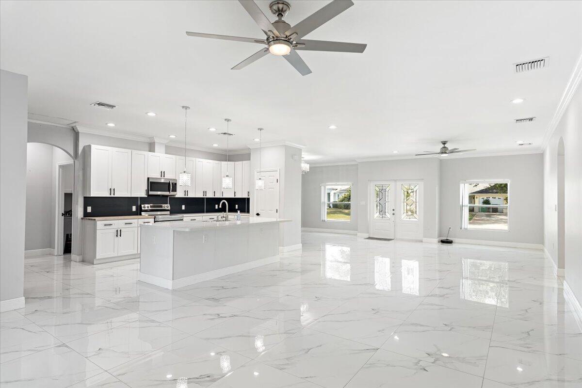 406 Southwest Ridgecrest Drive Port St. Lucie, FL 34953 - Photo 7 of 40 09-09