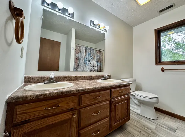 $429,000 | 105 Wood Place, Martinsville, IN 46151