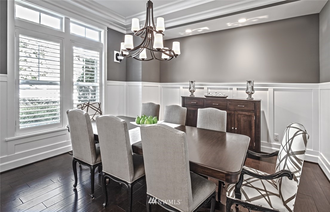 3207 107th Avenue Southeast Bellevue, WA 98004 - Photo 3 of 25