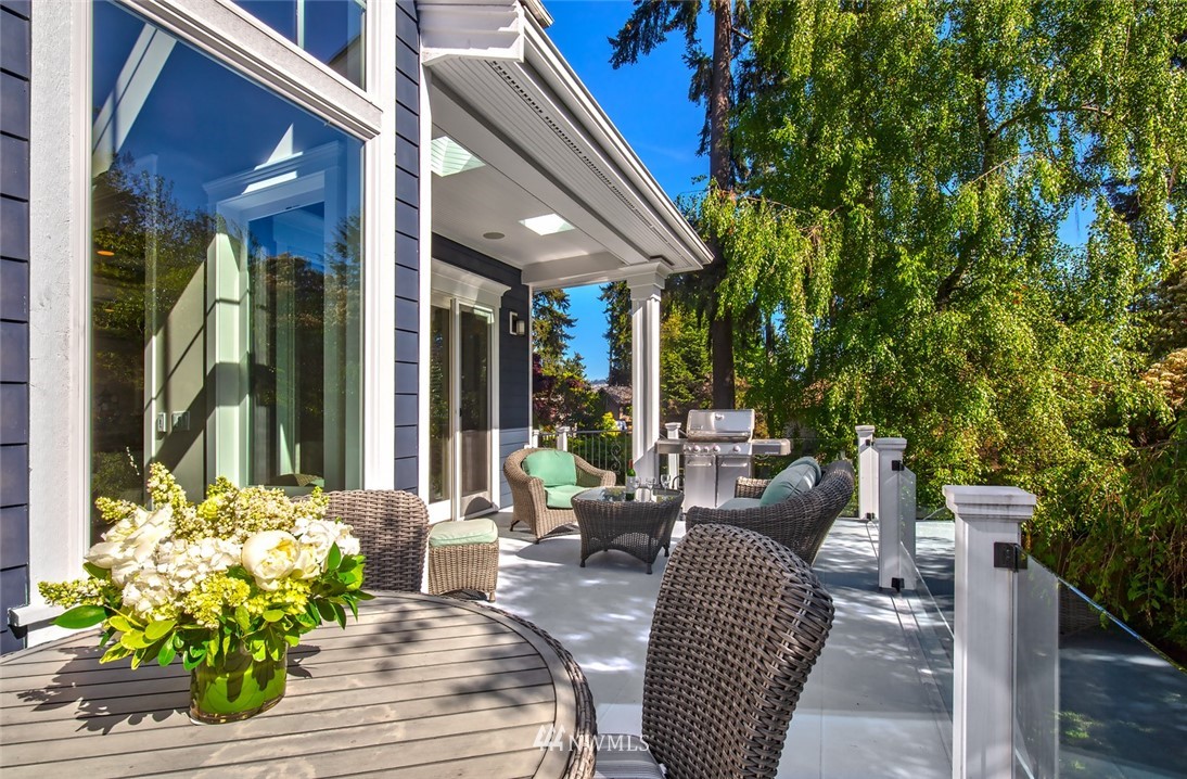 3207 107th Avenue Southeast Bellevue, WA 98004 - Photo 9 of 25