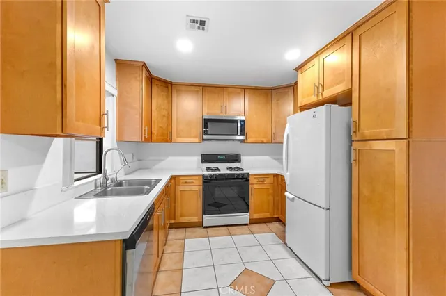 $749,000 | 3913 Candlewood Street, Lakewood, CA 90712