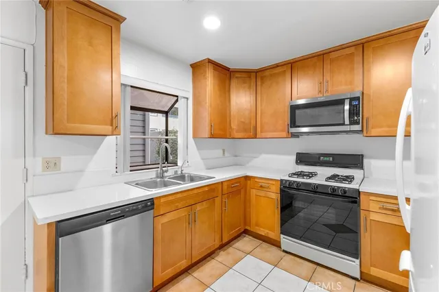 $749,000 | 3913 Candlewood Street, Lakewood, CA 90712