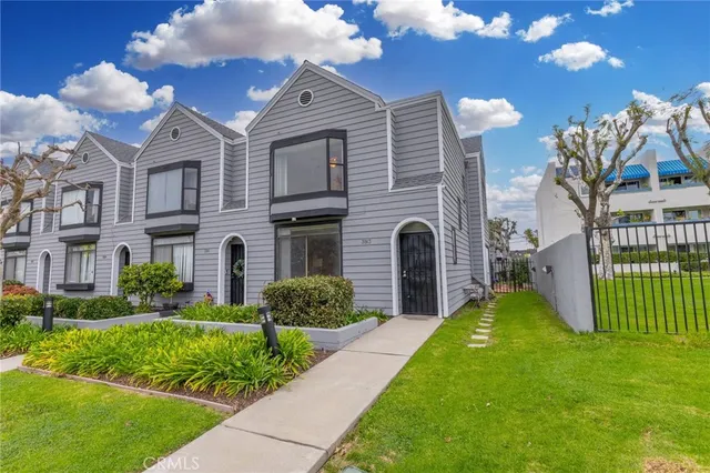 $749,000 | 3913 Candlewood Street, Lakewood, CA 90712