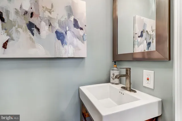 $2,550,000 | 17 Alexander Street, Alexandria, VA 22314