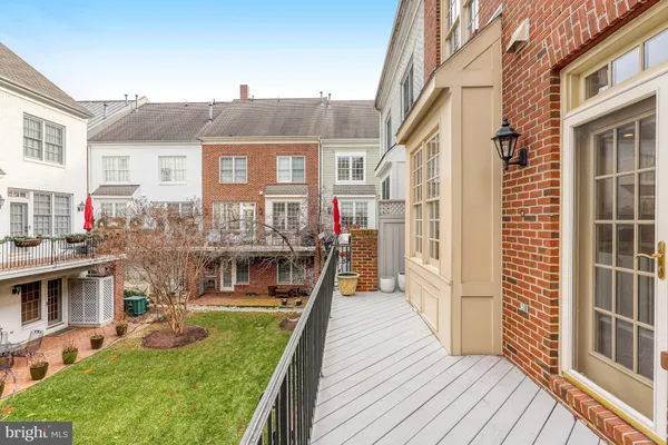 $2,324,900 | 17 Alexander Street, Alexandria, VA 22314