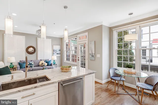 $2,550,000 | 17 Alexander Street, Alexandria, VA 22314
