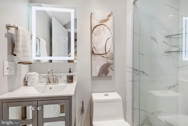 $2,324,900 | 17 Alexander Street, Alexandria, VA 22314