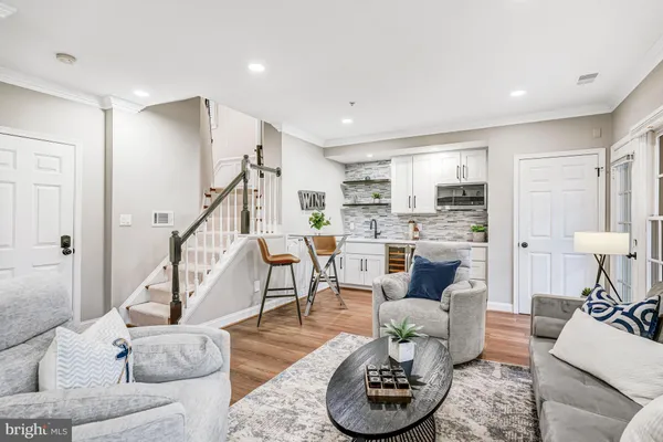 $2,324,900 | 17 Alexander Street, Alexandria, VA 22314
