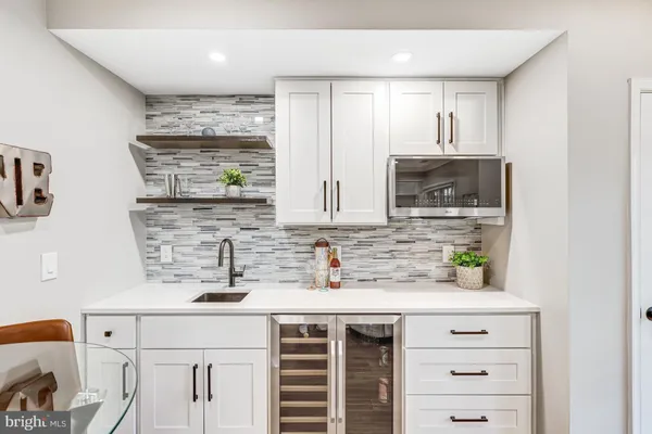 $2,324,900 | 17 Alexander Street, Alexandria, VA 22314