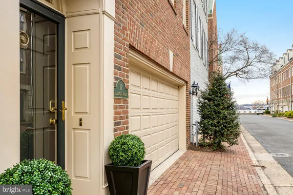 $2,324,900 | 17 Alexander Street, Alexandria, VA 22314
