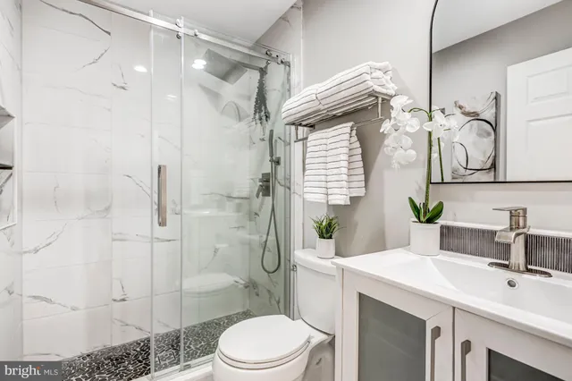 $2,550,000 | 17 Alexander Street, Alexandria, VA 22314