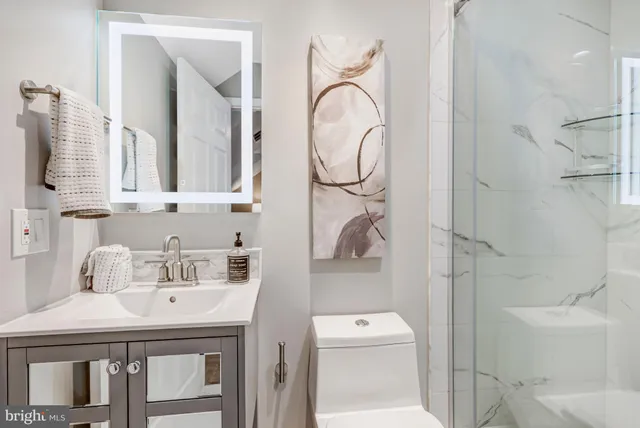 $2,550,000 | 17 Alexander Street, Alexandria, VA 22314