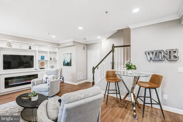 $2,550,000 | 17 Alexander Street, Alexandria, VA 22314