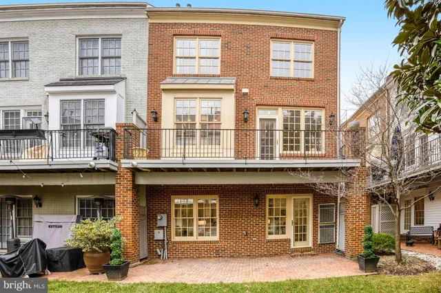 $2,550,000 | 17 Alexander Street, Alexandria, VA 22314