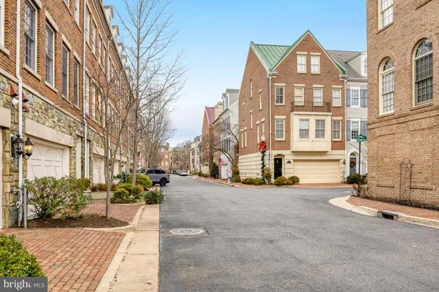 $2,550,000 | 17 Alexander Street, Alexandria, VA 22314