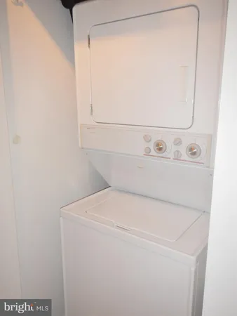 $2,500 | 2330 14th Street North, Unit 206, Arlington, VA 22201