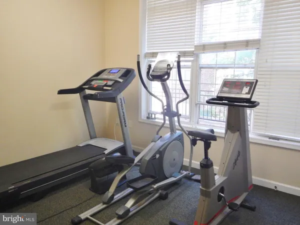 $2,500 | 2330 14th Street North, Unit 206, Arlington, VA 22201