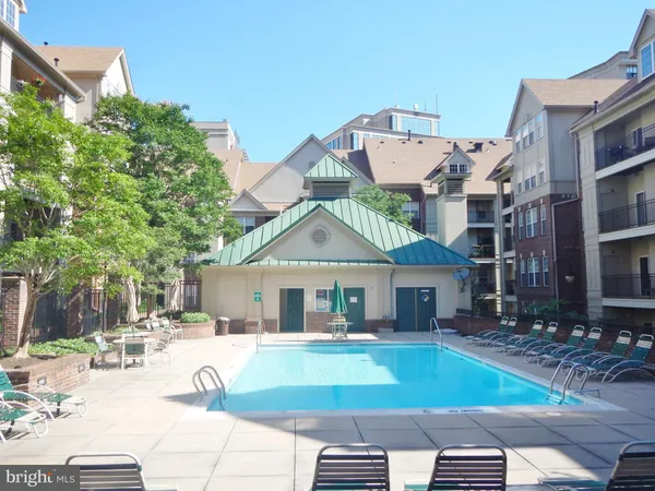 $2,500 | 2330 14th Street North, Unit 206, Arlington, VA 22201