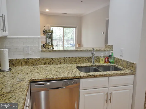 $2,500 | 2330 14th Street North, Unit 206, Arlington, VA 22201