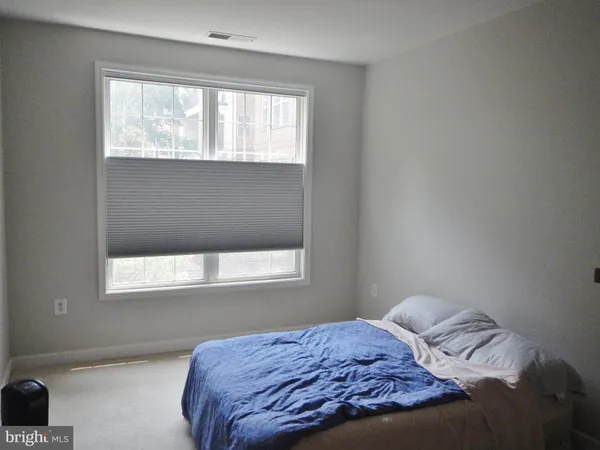 $2,500 | 2330 14th Street North, Unit 206, Arlington, VA 22201