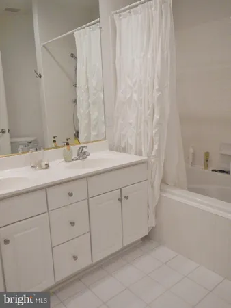$2,500 | 2330 14th Street North, Unit 206, Arlington, VA 22201