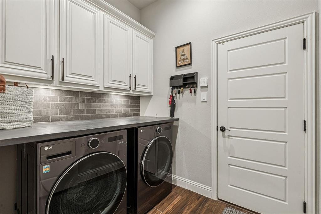 2925 Inn Kitchen Way McKinney, TX 75071 - Photo 25 of 40 a view of walk in closet with empty racks