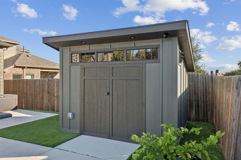 2925 Inn Kitchen Way McKinney, TX 75071 - Photo 30 of 40 a front view of a house
