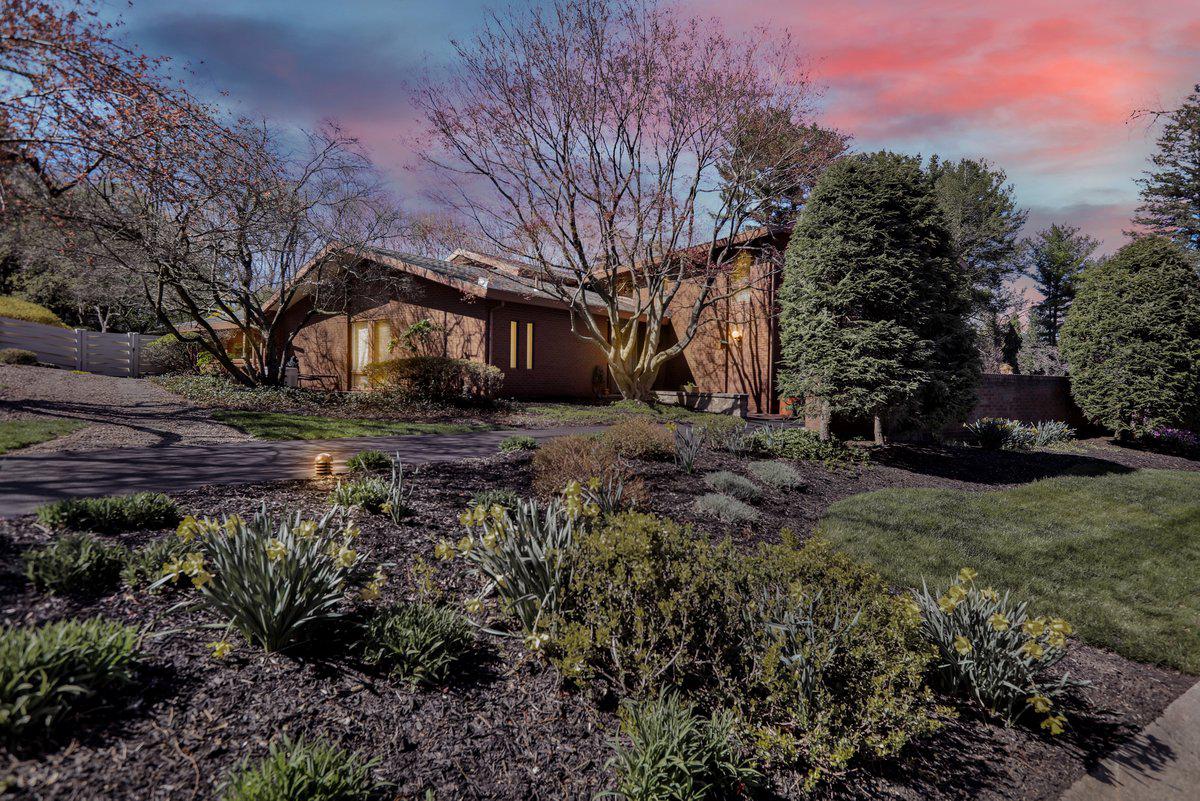 1617 Meadowlark Road Wyomissing, PA 19610 - Photo 7 of 36 Elevated side view
