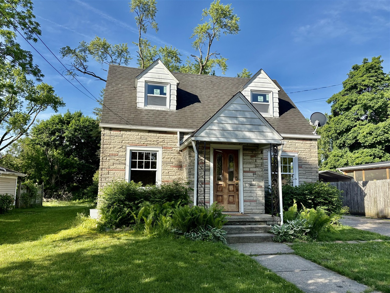 231 Monroe Street Brooklyn, MI 49230 - Photo 1 of 26