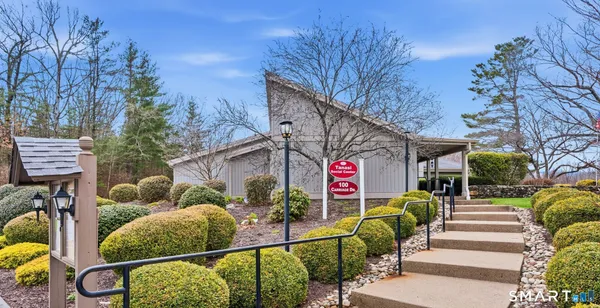 $279,900 | 1 Coach Drive, Unit 1, Southington, CT 06489
