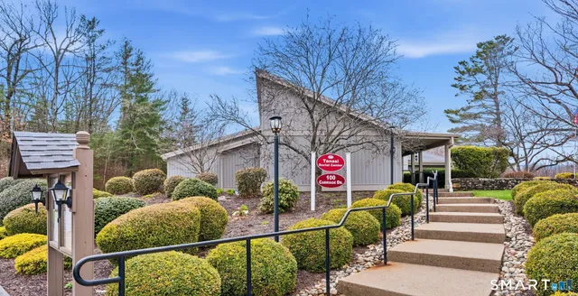 $279,900 | 1 Coach Drive, Unit 1, Southington, CT 06489